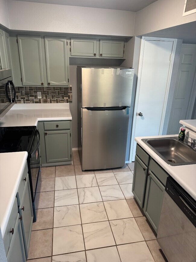 Building Photo - 10630 Westbrae Pkwy