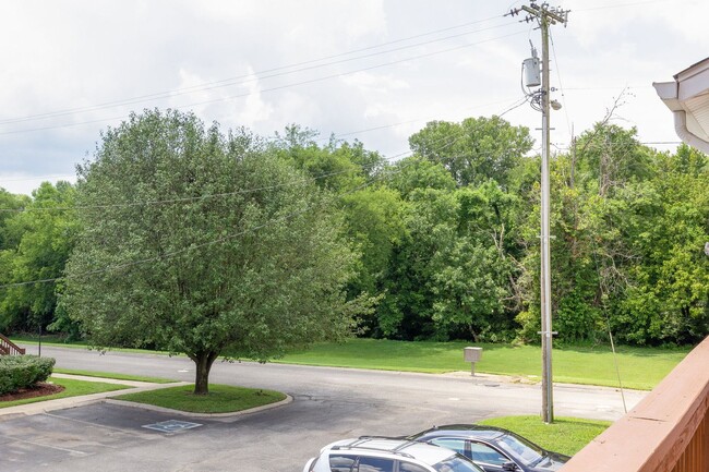 Building Photo - Adorable 2 bed/2 bath condo Hermitage