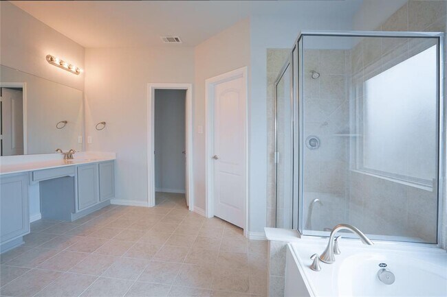 Building Photo - 9703 Willowmoor Lane
