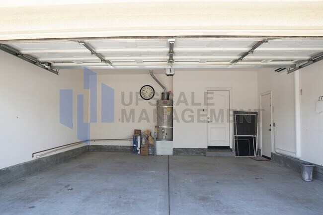 Building Photo - 2029 Savanna Way