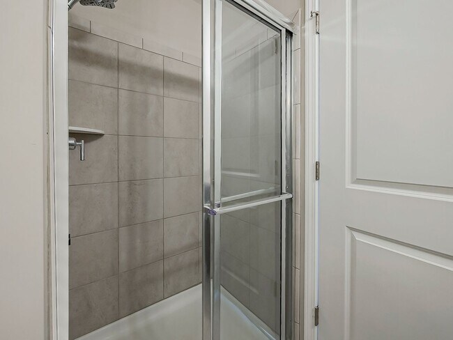 Building Photo - Move-In Ready 3-Bedroom Home in Prime Downtown Brighton!