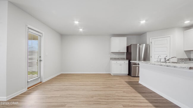 Building Photo - 5037 Rivergrass Dr