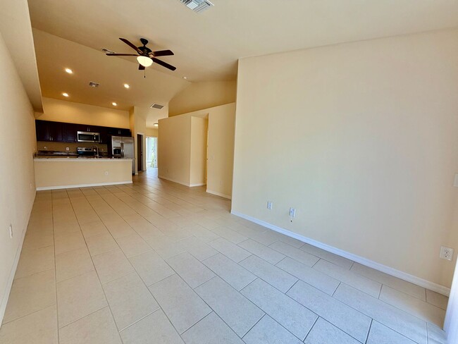 Building Photo - Like-New 3BR-2 Bath Duplex w/ Garage, Prime Cape Coral Location + Flexible Lease Options+Pet Frie...