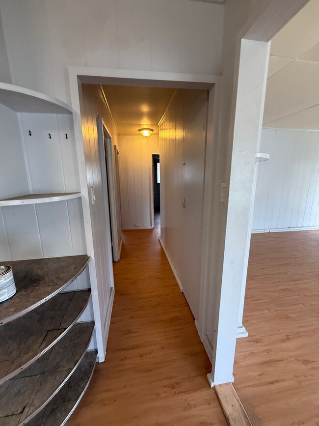 Building Photo - Single level 3 bedroom/1.5 Bath