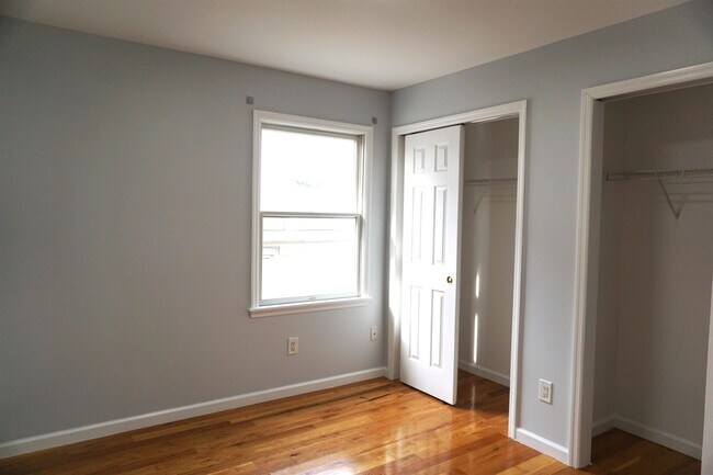 Building Photo - 278 Woodlawn Ave