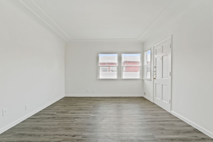 Building Photo - 2024-2026 Ocean Park Blvd