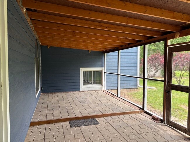 Building Photo - 8365 W Lincoln Hwy