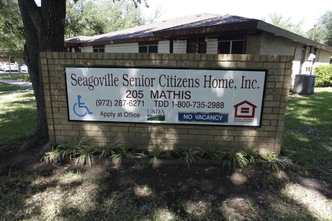 Building Photo - Seagoville Senoir Citizens Home