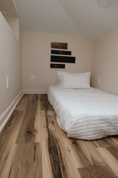 Building Photo - 1585 Secessionville Rd