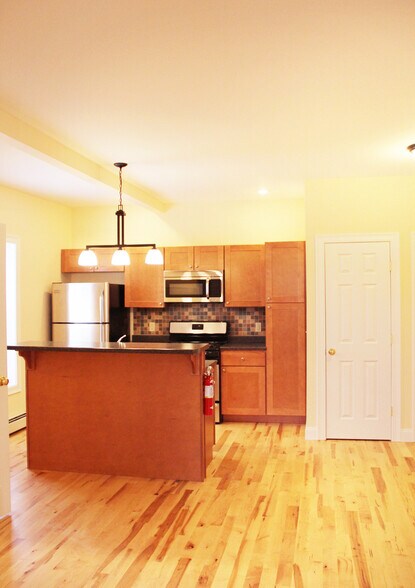 Building Photo - 51 N Champlain St