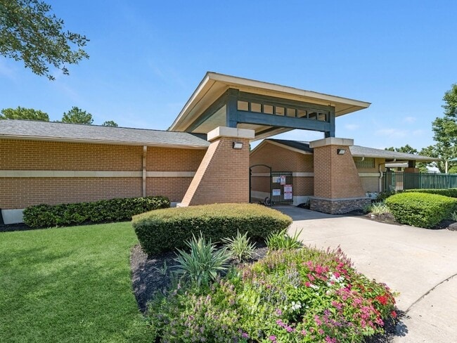 Building Photo - 18419 Windy Knl Wy