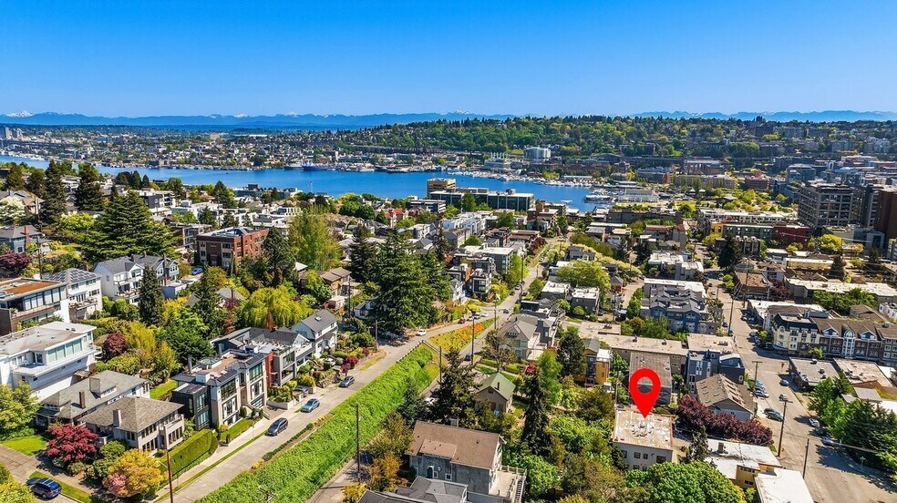 Building Photo - 909 4th Ave N