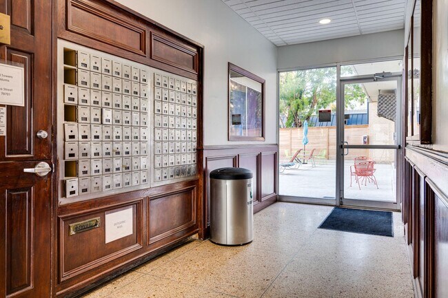 Building Photo - DOWNTOWN MID RISE - 1BD/1BA -  ALL BILLS PAID - GATED - RESERVED PARKING - $1395