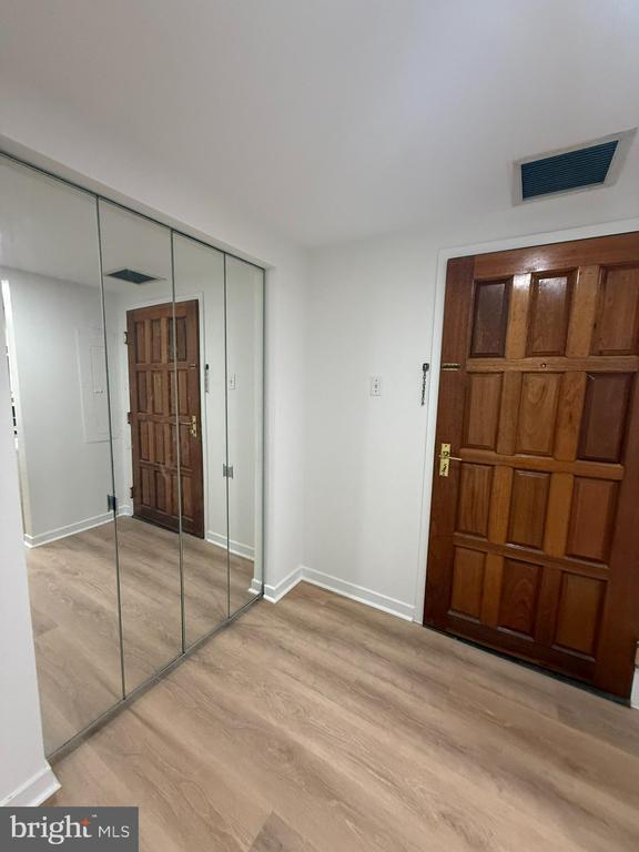 Building Photo - 1530 Key Blvd