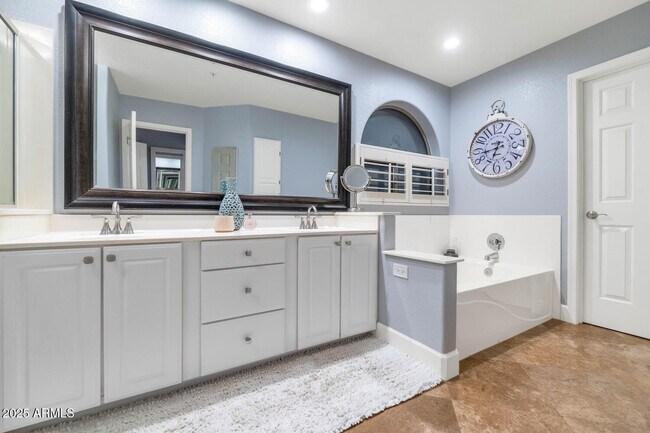 Building Photo - 9617 E Friess Dr