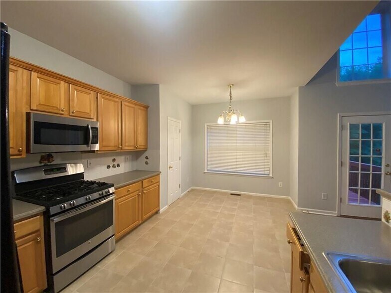 Building Photo - 12945 Morningpark Cir