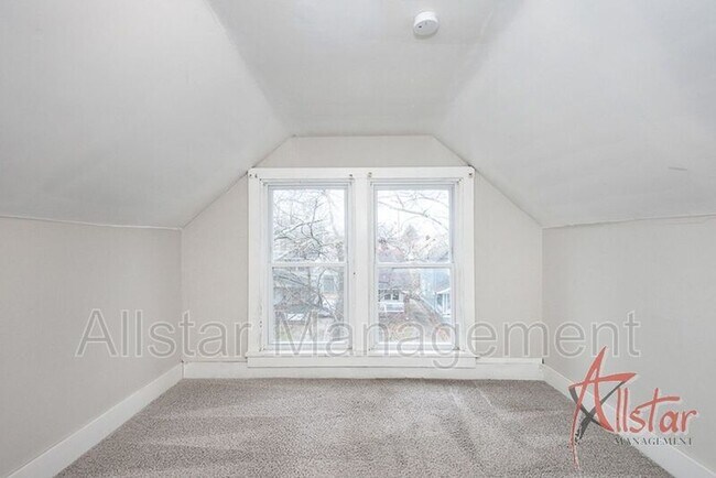 Building Photo - 2045 W 89th St