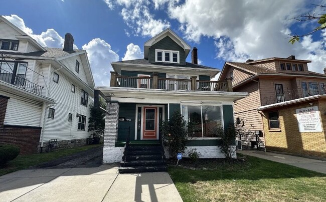 Building Photo - 1353 Hertel Ave