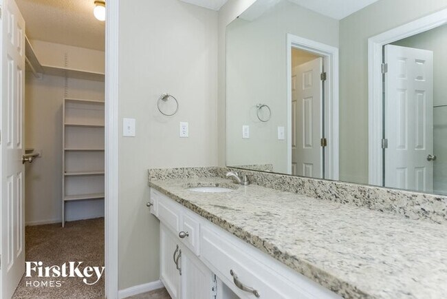 Building Photo - 1613 E Frontier Ln