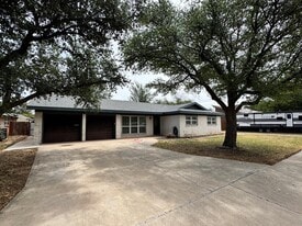Building Photo - 2110 Westbrook Ave