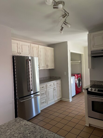 Building Photo - 1513 Privateer Dr