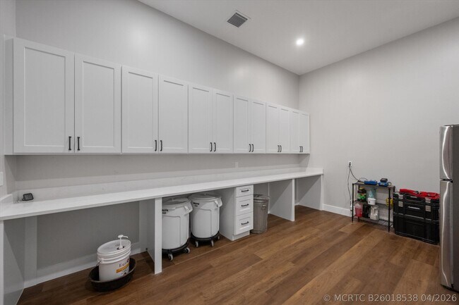 Building Photo - 16175 Deer Path Ln