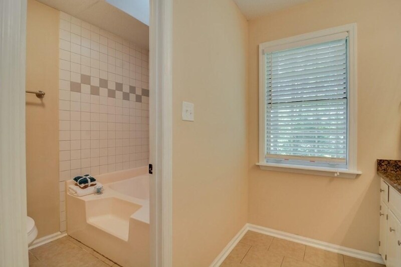 Building Photo - 3730 Cactus Trail