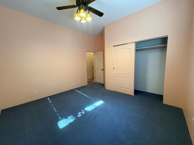 Building Photo - HOUSE - VILLAGE OF OAK CREEK  - THE RIDGE