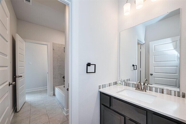 Building Photo - 23649 Silver Palm Trl