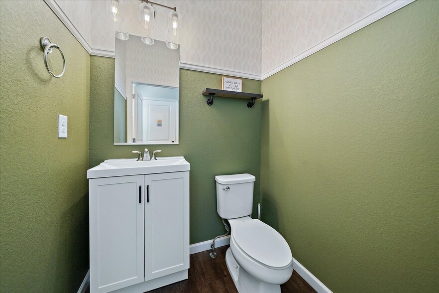 Powder room main floor - 16836 E 118th Dr