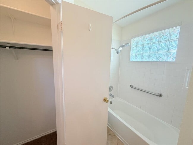 Building Photo - 1703 Hatch Rd