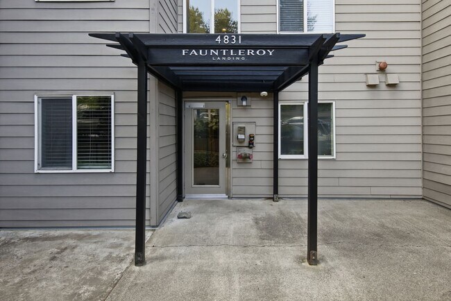Building Photo - 4831 Fauntleroy Wy SW