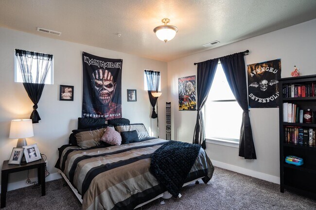 Building Photo - Fantastic Condo in Herriman City Center!