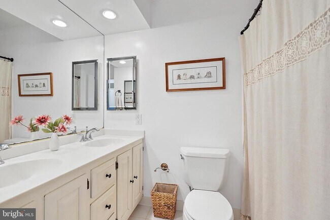 Building Photo - 9123 Cherrytree Dr