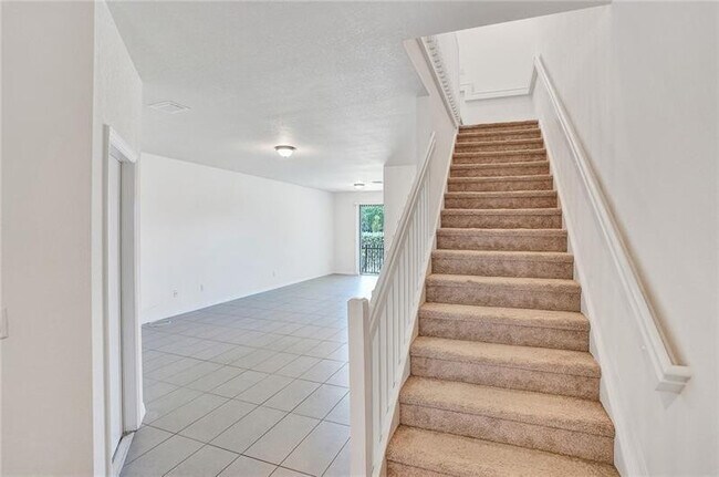 Building Photo - 3313 NW 11th Ave