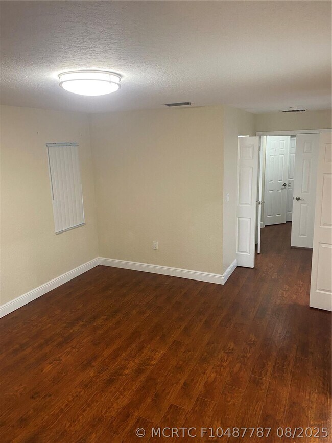 Building Photo - 6300 Landings Way