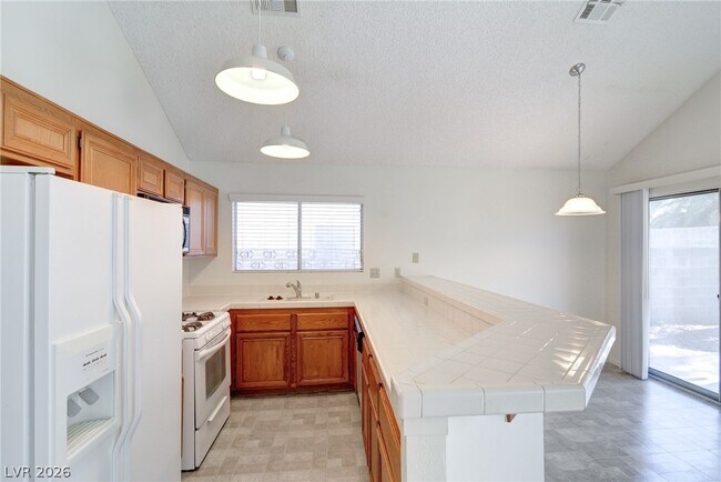 Building Photo - 217 S White Cloud Cir