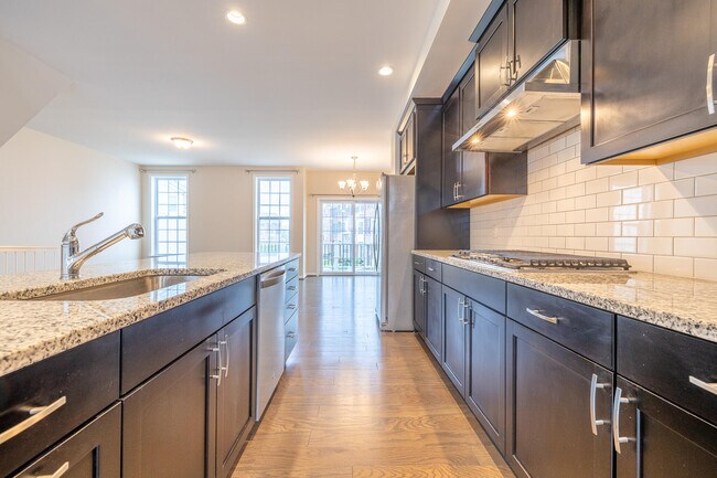 Building Photo - 2715 S Spurway Dr