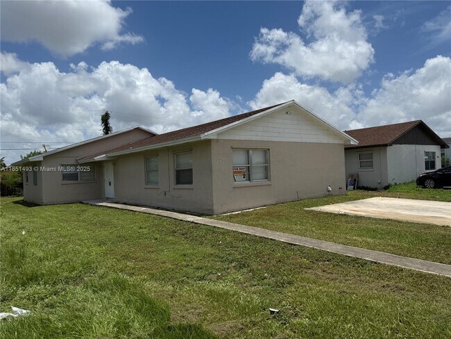 Primary Photo - 772 NW 5th St