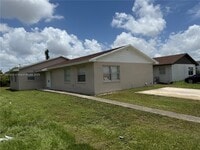 Building Photo - 772 NW 5th St