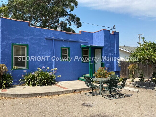 Building Photo - AVAILABLE JULY - Great 2 Bedroom Close to Poly/Downtown