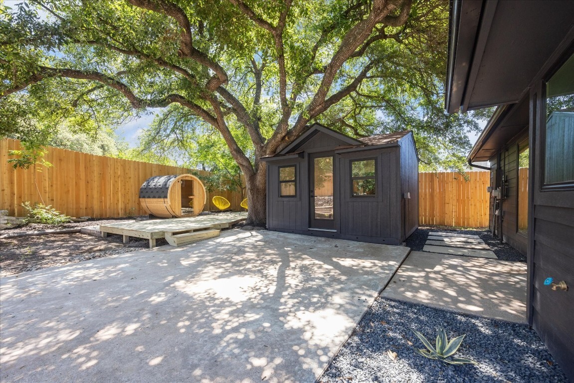 Building Photo - 7130 Scenic Brook Dr
