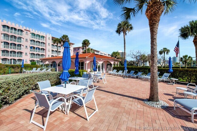 Building Photo - 1099 S Ocean Blvd