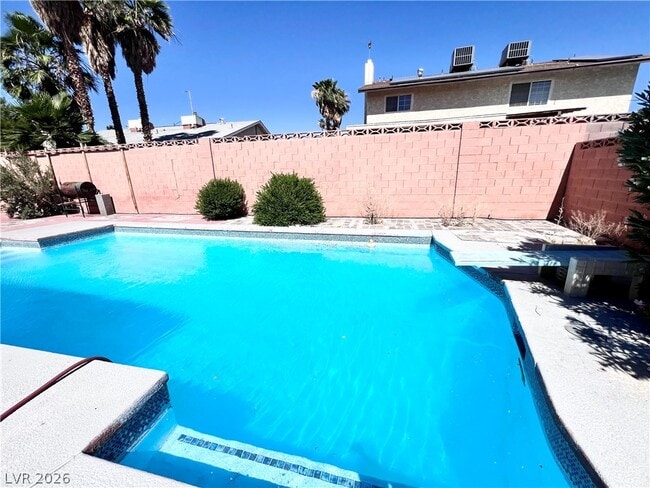Building Photo - 5009 Mesa View Dr
