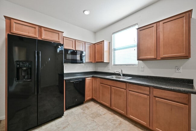 Building Photo - 1630 E Grove St