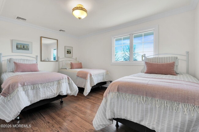 Building Photo - 606 North Blvd