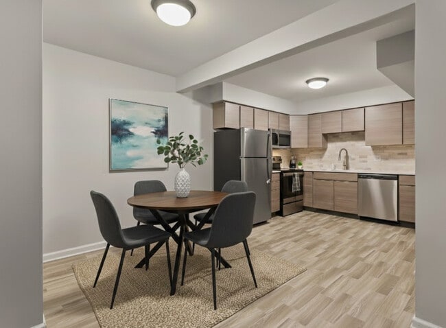 Building Photo - The Highlands Apartments