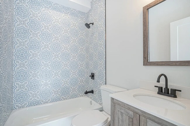 Building Photo - 1220 S 20th St