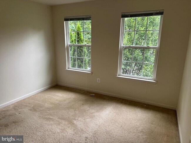 Building Photo - 12489 Pfitzner Ct