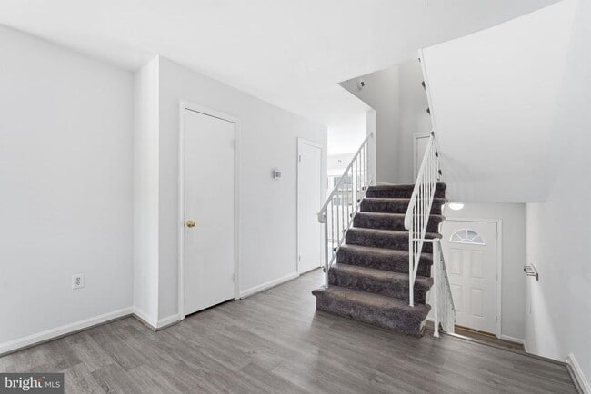 Building Photo - 9178 Laurelwood Ct